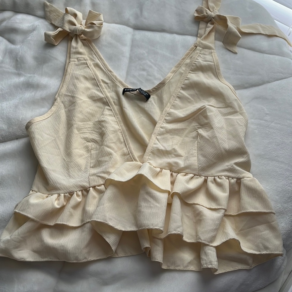 cute size small yellow tank top from shein